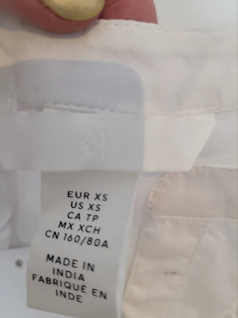NWT White Embroidered Flutter Sleeve Blouse Size ; xs. - Picture 12 of 13